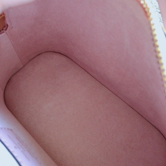 Louis Vuitton, Alma mini bag - Picture 6 of 13